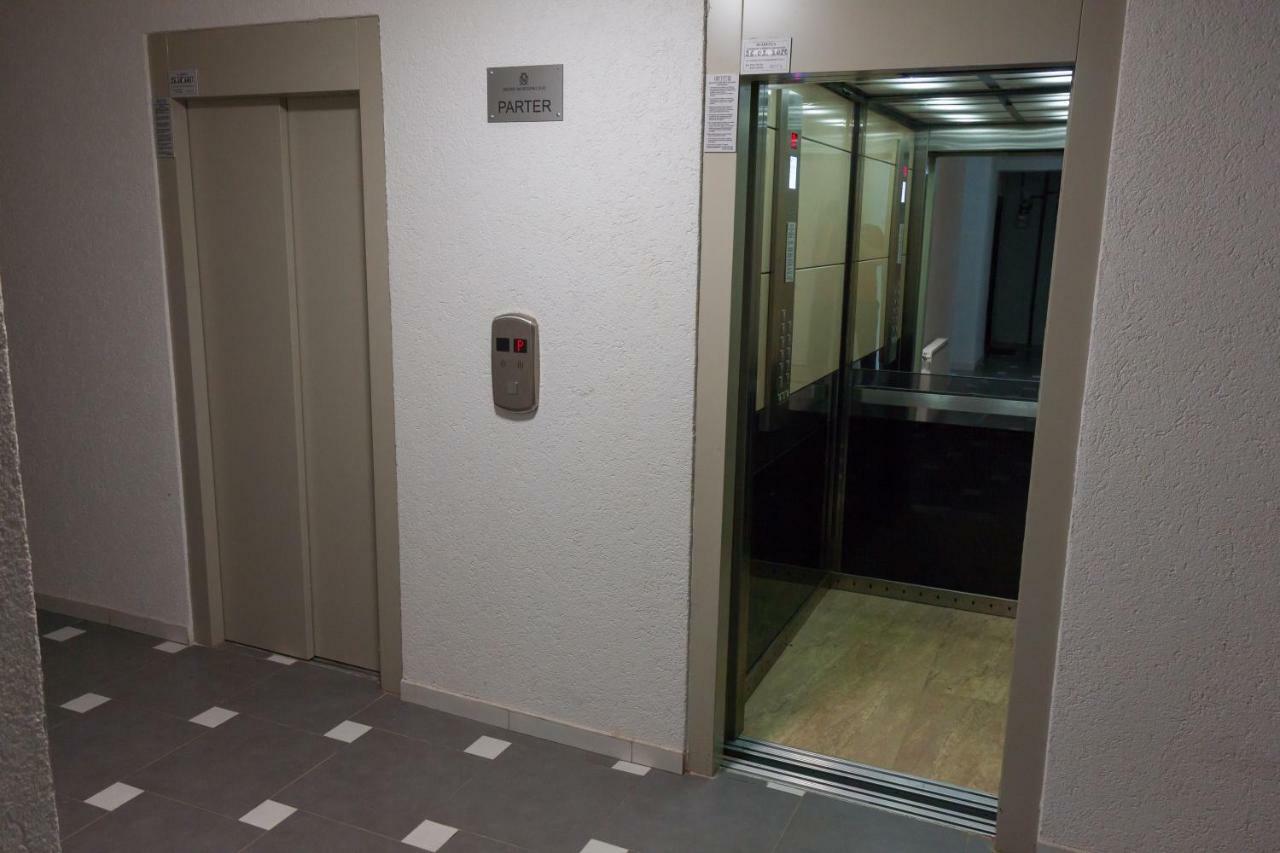 Gold Class Ams Apartment